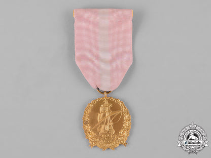 united_states._a_general_society_of_mayflower_descendants_membership_badge_in_gold,_by_caldwell,_c.1897_c18-048245