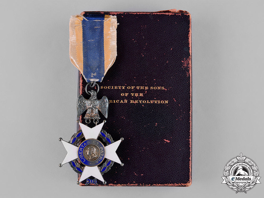 united_states._a_national_society_of_the_sons_of_the_american_revolution_membership_badge,_by_tiffany&_co.,_c.1890_c18-048266_1