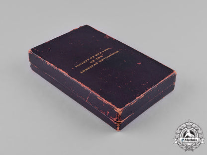 united_states._a_national_society_of_the_sons_of_the_american_revolution_membership_badge,_by_tiffany&_co.,_c.1890_c18-048274_1