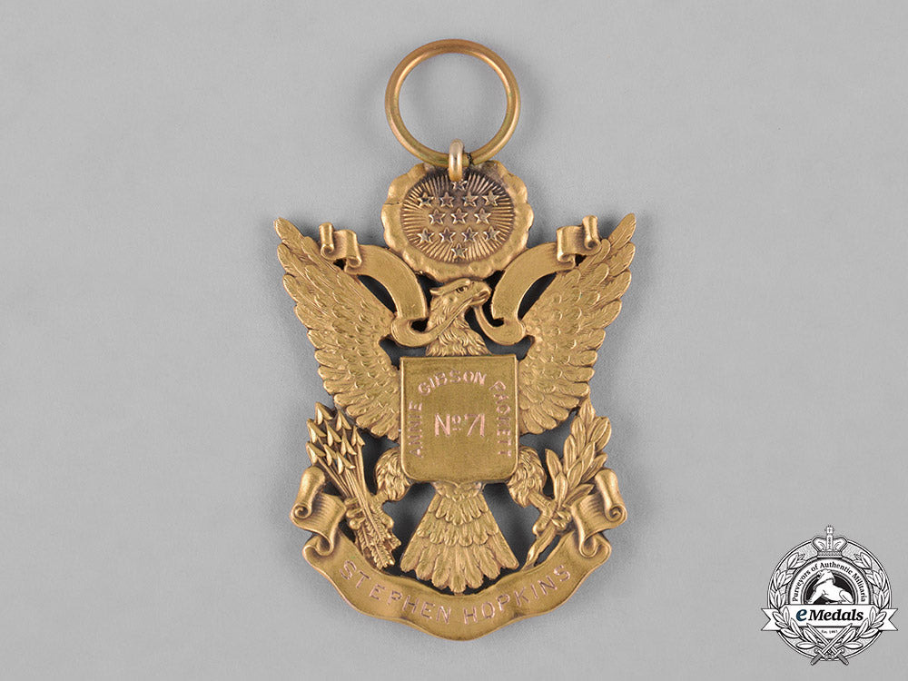 united_states._a_society_of_the_descendants_of_the_signers_of_the_declaration_of_independence_badge_in_gold,_c.1900_c18-048329