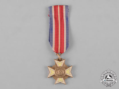 united_states._a_miniature_veterans_of_foreign_wars_of_the_united_states_membership_badge_c18-048365
