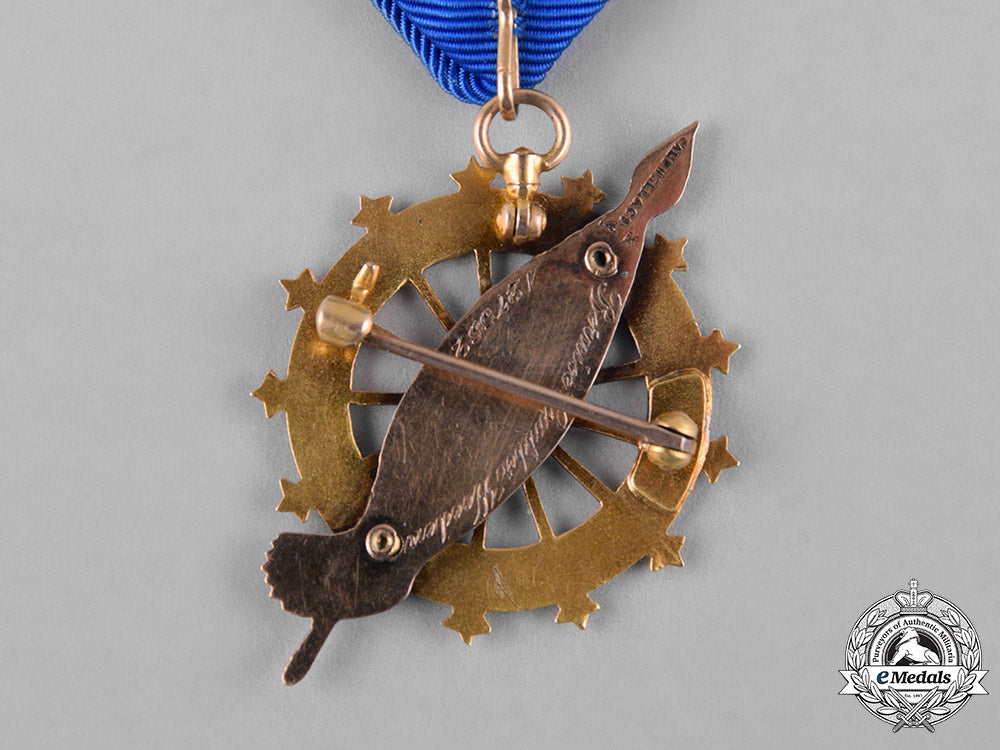 united_states._a_daughters_of_the_american_revolution_membership_badge_in_gold,_by_caldwell,_c.1910_c18-048390