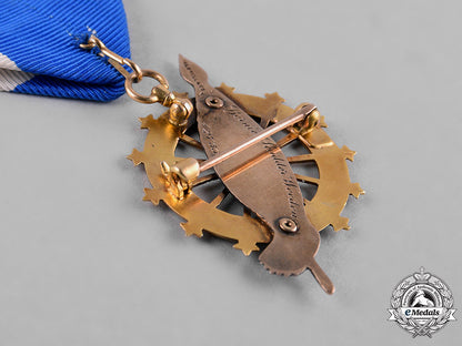 united_states._a_daughters_of_the_american_revolution_membership_badge_in_gold,_by_caldwell,_c.1910_c18-048392