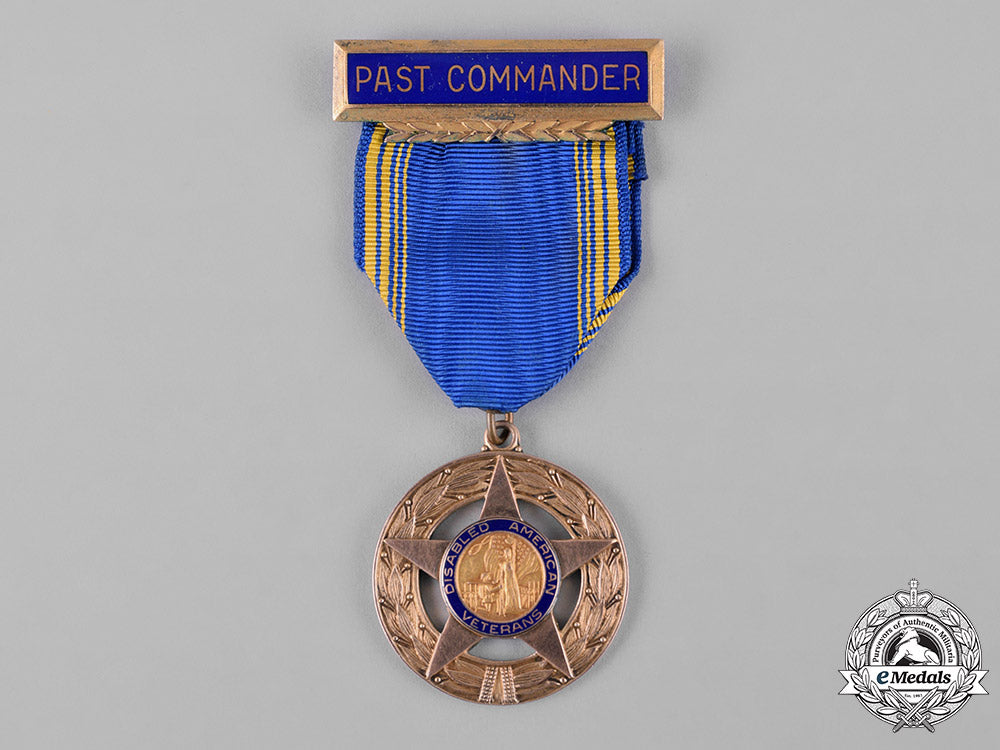 united_states._a_disabled_american_veterans_past_commander's_membership_badge,_c.1920_c18-048400