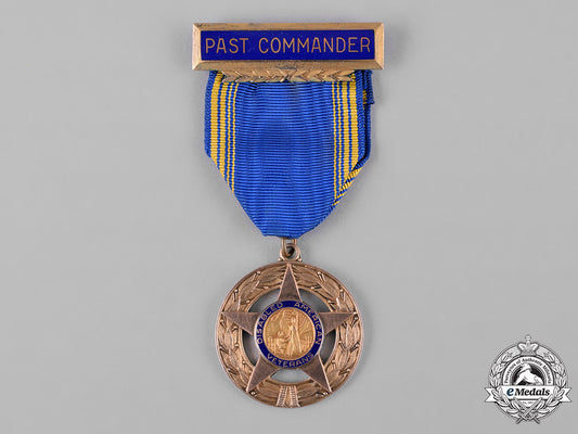 united_states._a_disabled_american_veterans_past_commander's_membership_badge,_c.1920_c18-048400