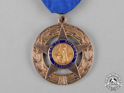 united_states._a_disabled_american_veterans_past_commander's_membership_badge,_c.1920_c18-048402