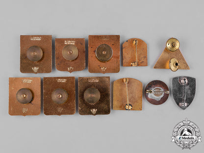 united_states._fifty-_one_regimental_insignia_badges_c18-048489