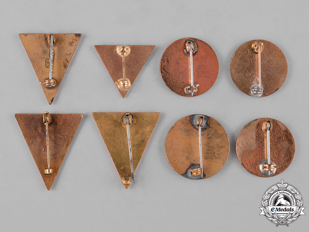 united_states._fifty-_one_regimental_insignia_badges_c18-048491