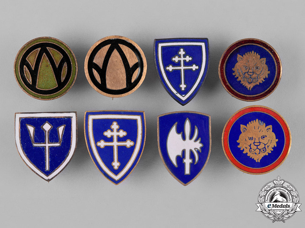 united_states._fifty-_one_regimental_insignia_badges_c18-048492