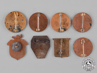united_states._fifty-_one_regimental_insignia_badges_c18-048497