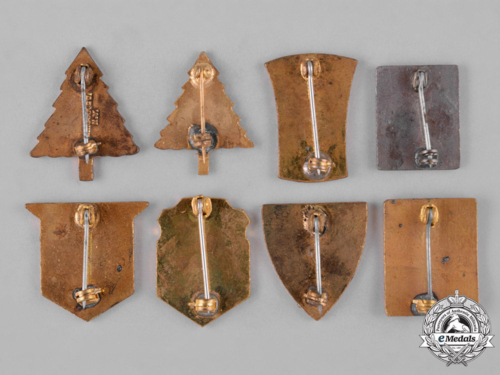 united_states._fifty-_one_regimental_insignia_badges_c18-048499