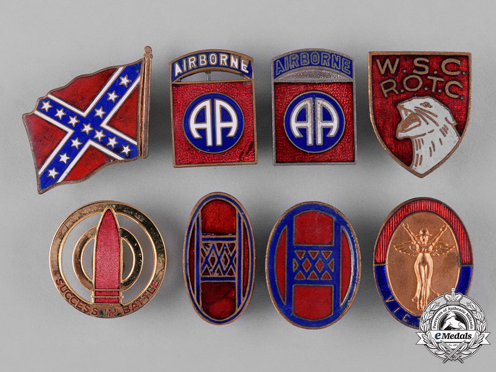 united_states._forty-_nine_regimental_insignia_and_corporation_badges_c18-048502