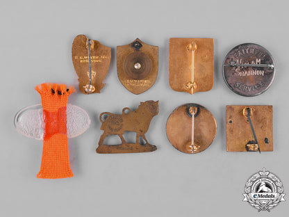 united_states._forty-_nine_regimental_insignia_and_corporation_badges_c18-048505