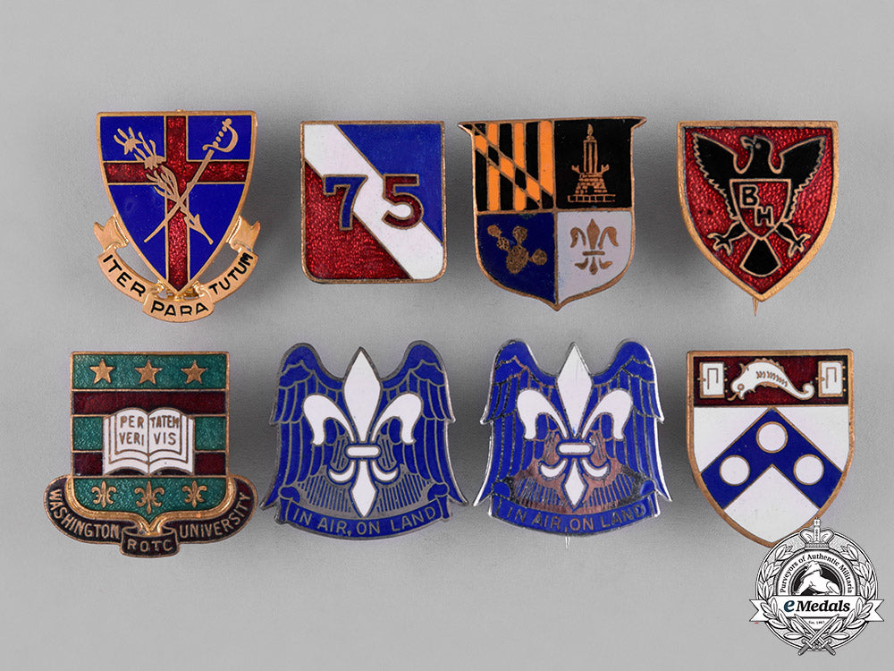united_states._forty-_nine_regimental_insignia_and_corporation_badges_c18-048506