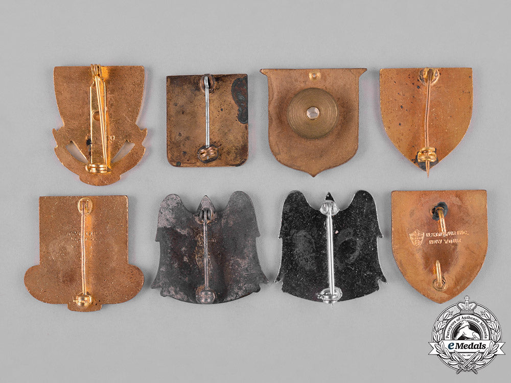 united_states._forty-_nine_regimental_insignia_and_corporation_badges_c18-048507