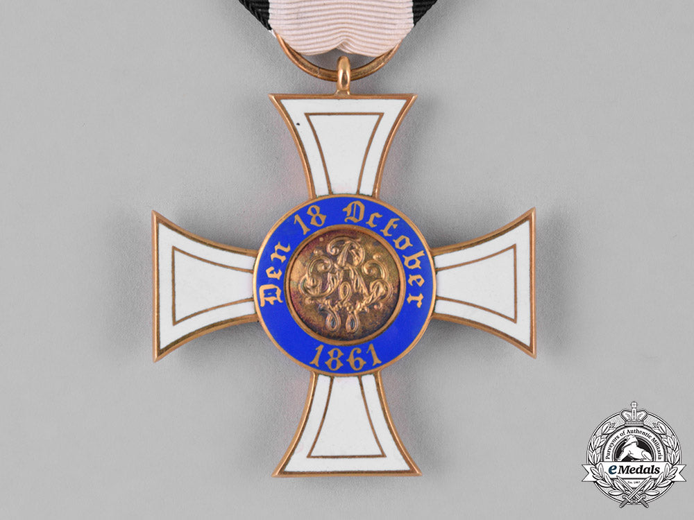 prussia,_state._an_order_of_the_crown_in_gold,_iii_class,_by_johann_wagner&_sohn,_c.1900_c18-048529_1