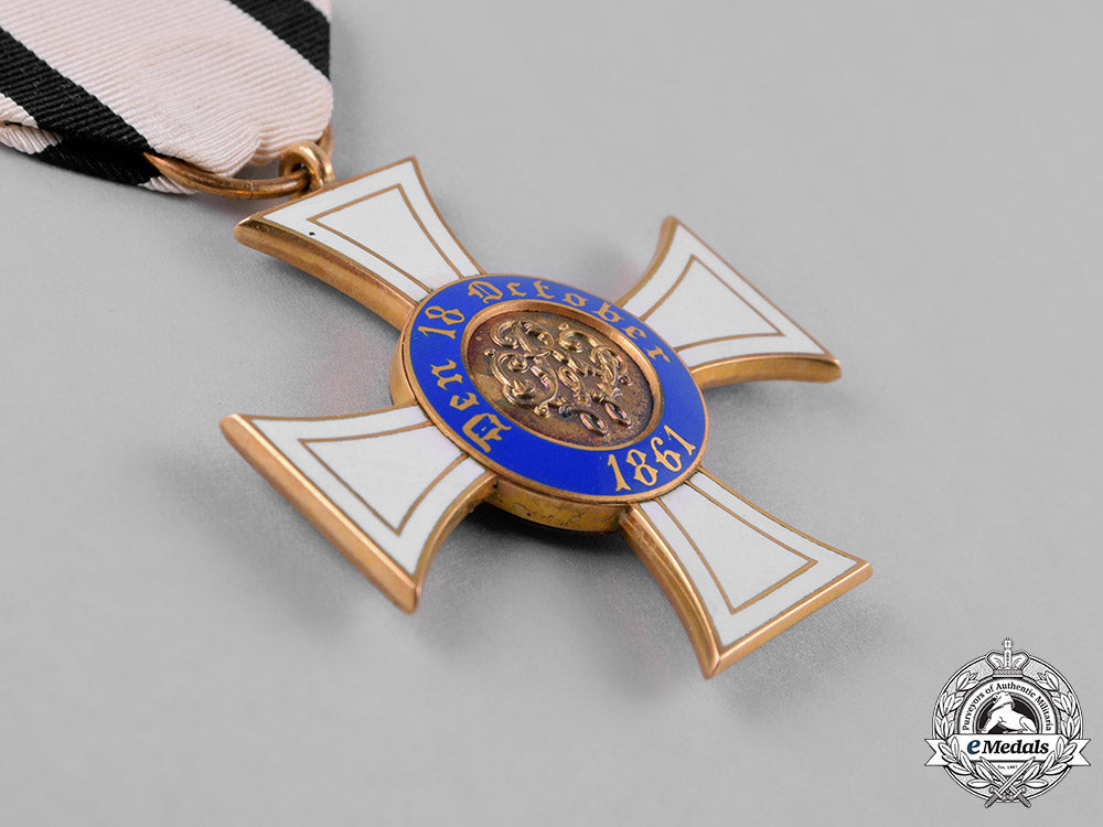 prussia,_state._an_order_of_the_crown_in_gold,_iii_class,_by_johann_wagner&_sohn,_c.1900_c18-048531_1