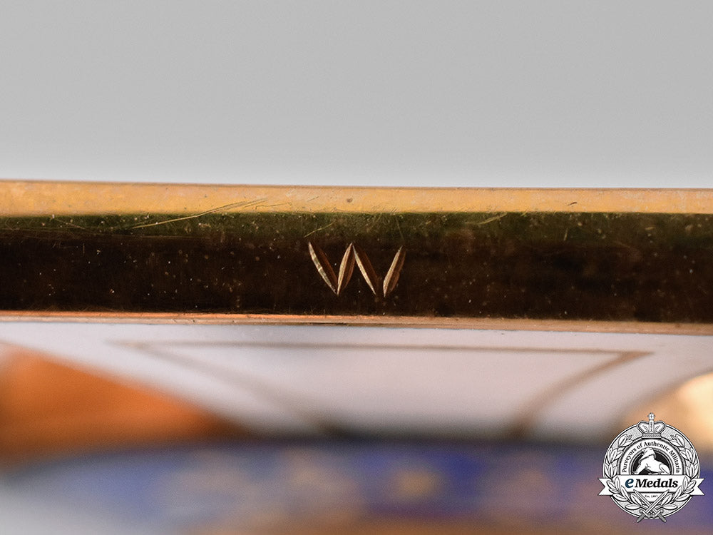 prussia,_state._an_order_of_the_crown_in_gold,_iii_class,_by_johann_wagner&_sohn,_c.1900_c18-048532_1