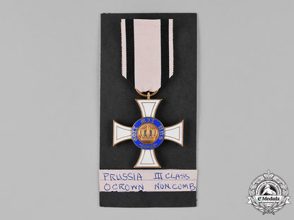 prussia,_state._an_order_of_the_crown_in_gold,_iii_class,_by_johann_wagner&_sohn,_c.1900_c18-048533_1