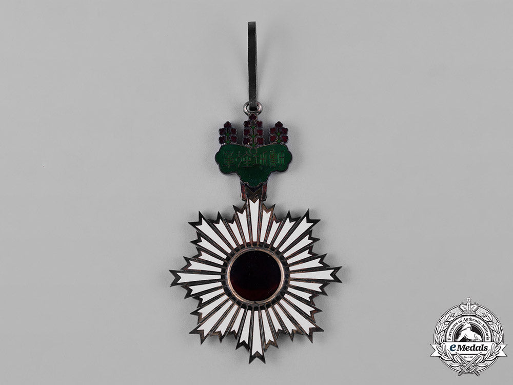 japan,_imperial._an_order_of_the_rising_sun,_i_class_grand_cordon,_c.1900_c18-048668_1_1_1_1