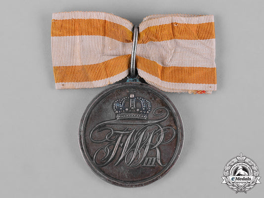 prussia,_kingdom._a_military_honour_medal,_ii_class,_ladies_recipient_c18-048862_1_1