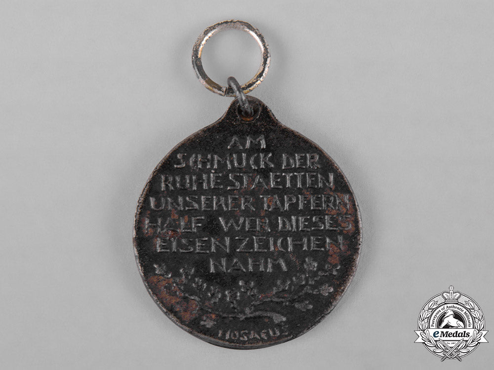 germany,_weimar._an_honour_medal_for_the_fallen_c18-049002
