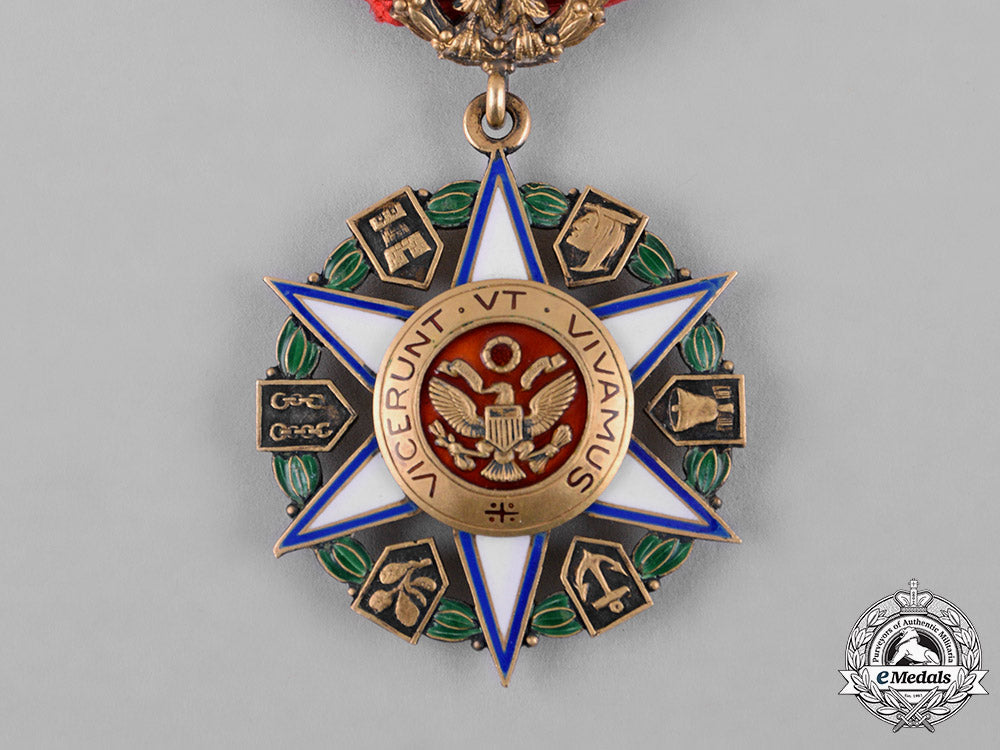 united_states._a_society_of_american_wars_of_the_united_states_membership_badge,_c.1900_c18-049041