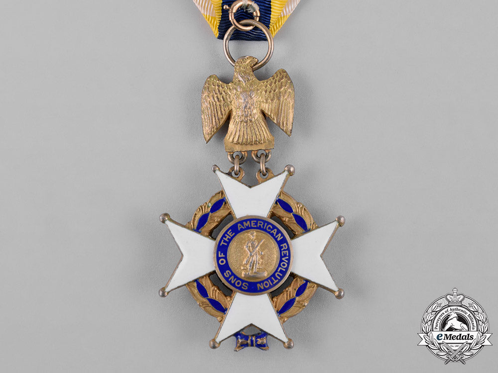 united_states._a_sons_of_the_american_revolution_membership_badge_to_major_general_bickford_sawyer_c18-049151_1