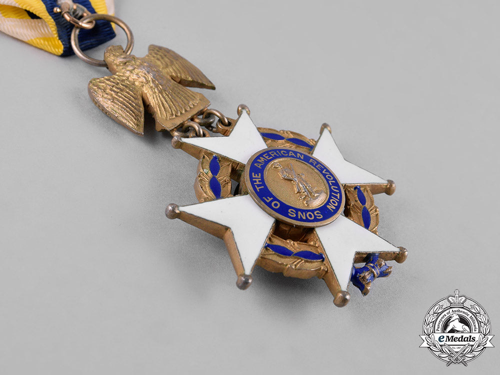 united_states._a_sons_of_the_american_revolution_membership_badge_to_major_general_bickford_sawyer_c18-049153_1