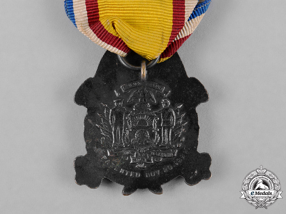 united_states._a_sons_of_union_veterans_of_the_civil_war_membership_badge,_c.1900_c18-049158