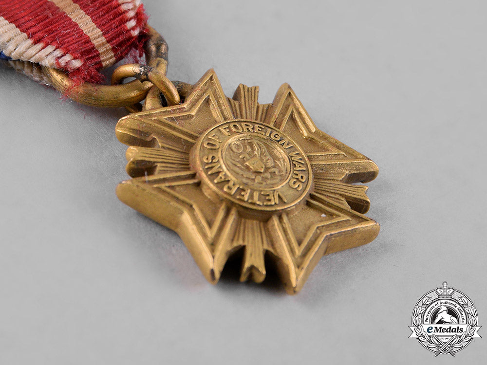united_states._a_miniature_veterans_of_foreign_wars_of_the_united_states_membership_badge_c18-049172