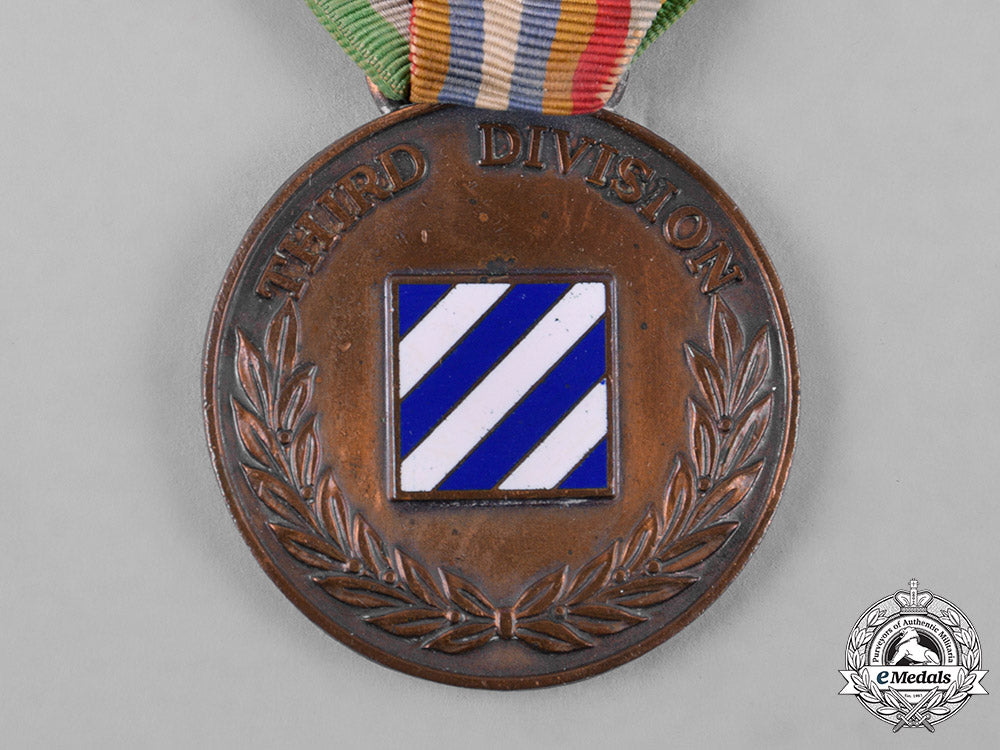 united_states._an_official_medal_of_the_third_division,_c.1919_c18-049196_1