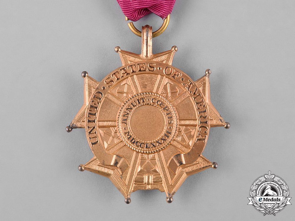 united_states._a_legion_of_merit,_officer_grade,_c.1950_c18-049336