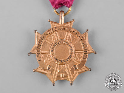 united_states._a_legion_of_merit,_officer_grade,_c.1950_c18-049336