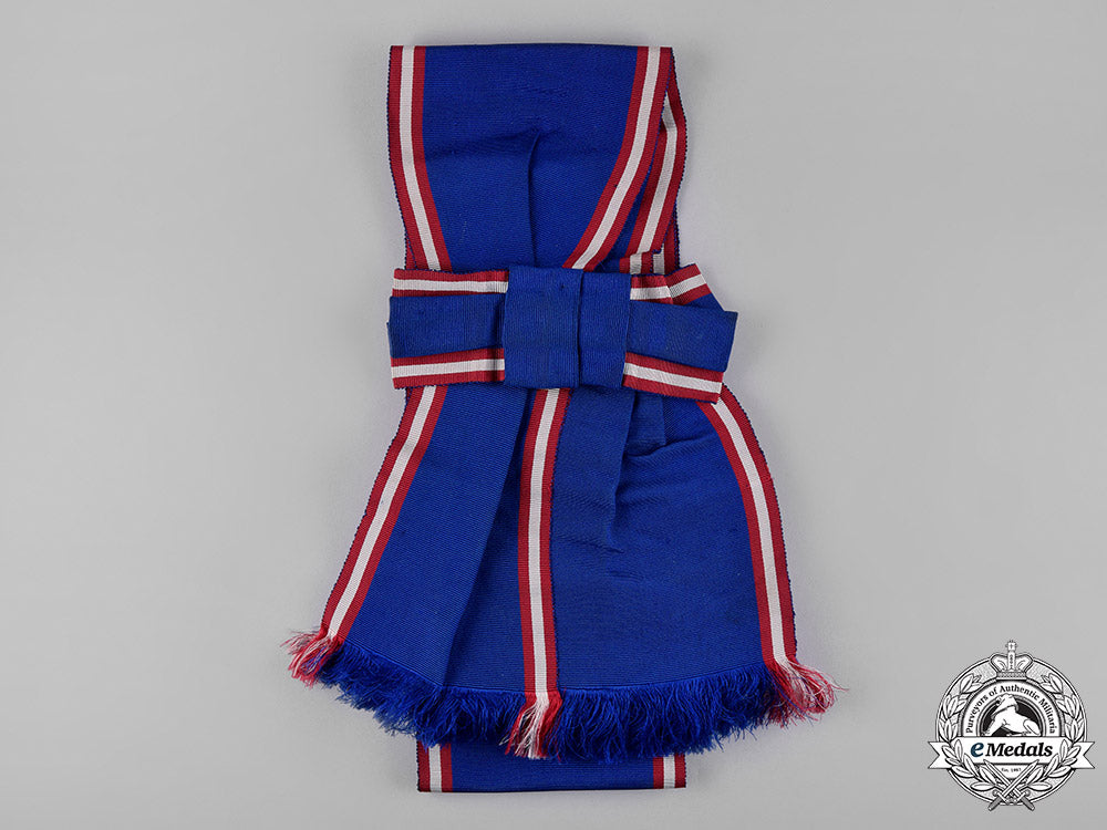 united_kingdom._a_royal_victorian_order,_i_class_grand_cross_sash_c18-049557