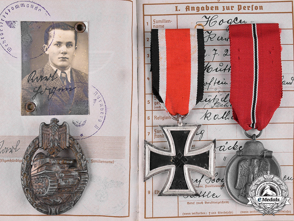 germany,_wehrmacht._a_group_of_awards&_documents,_uffz.2./_pz.gren.rgt.113_c18-049786