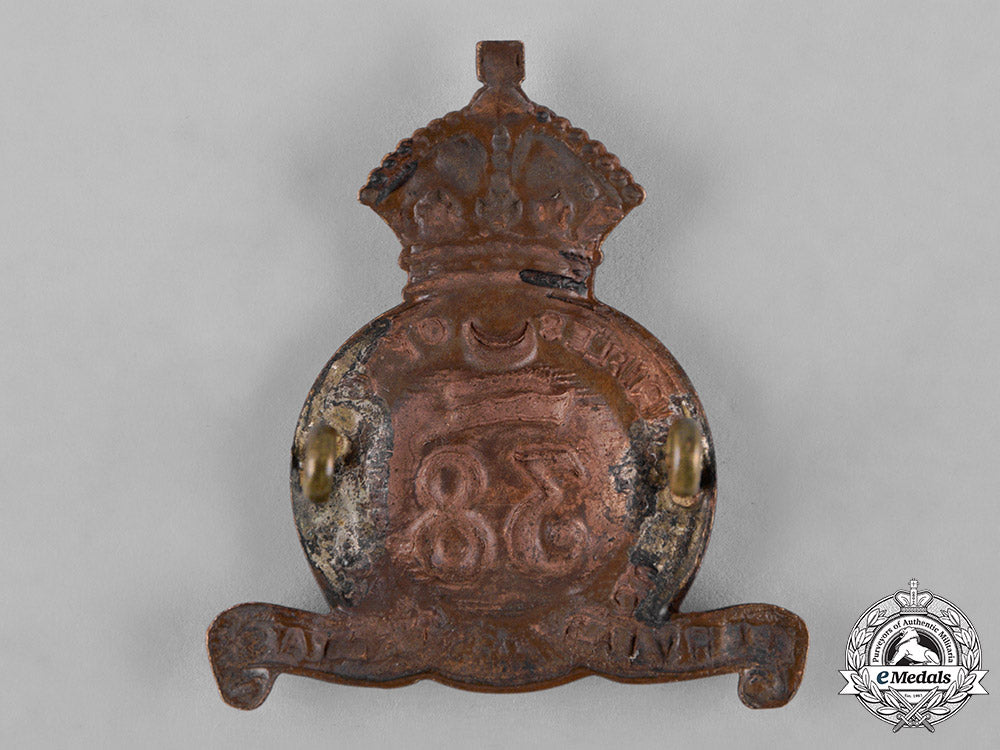 canada._a38_th_dufferin_rifles_of_canada_cap_badge,1904_issue_c18-049960