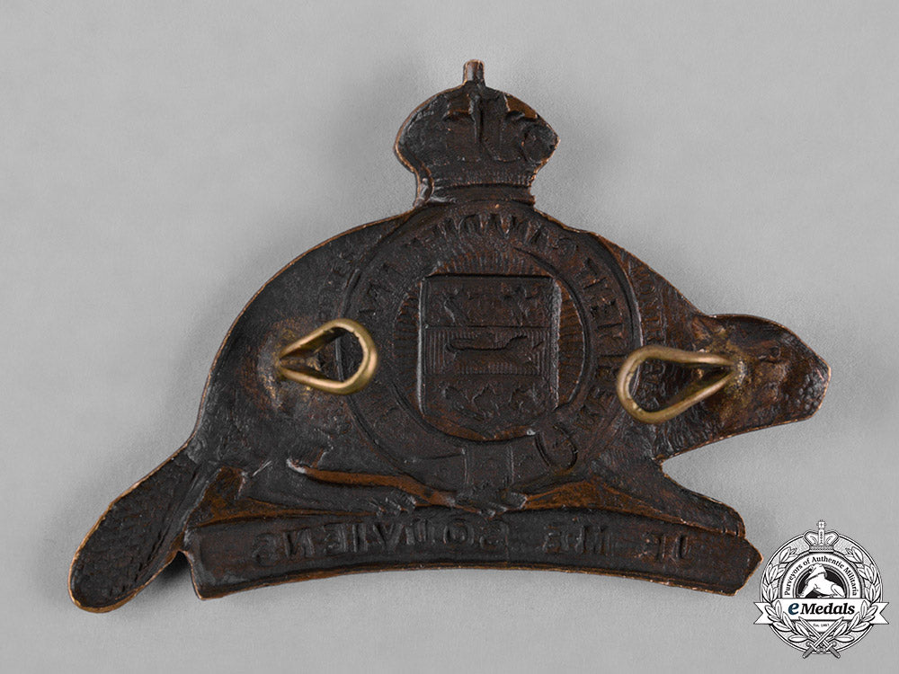 canada._a22_nd_infantry_battalion"_canadiens_francais"(_vandoos)_cap_badge,_c.1915_c18-049988