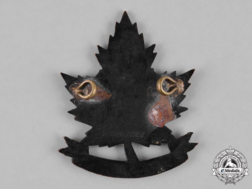 canada._an82_nd_infantry_battalion"_calgary_battalion"_cap_badge,_by_chauncey,_c.1915_c18-050049