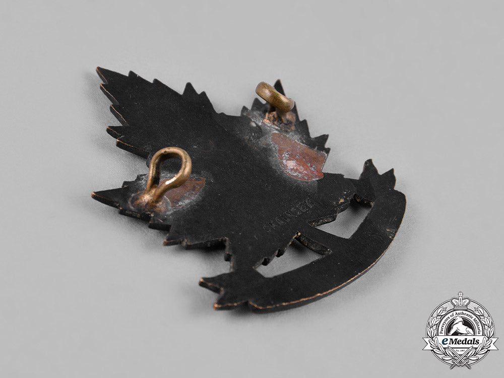 canada._an82_nd_infantry_battalion"_calgary_battalion"_cap_badge,_by_chauncey,_c.1915_c18-050050