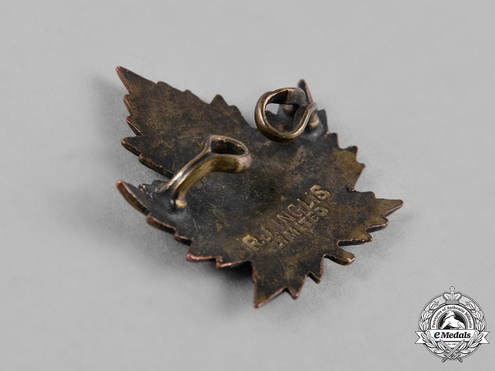 canada._a_lot_of_six_first_war_battalion_cap&_collar_badges_c18-050075