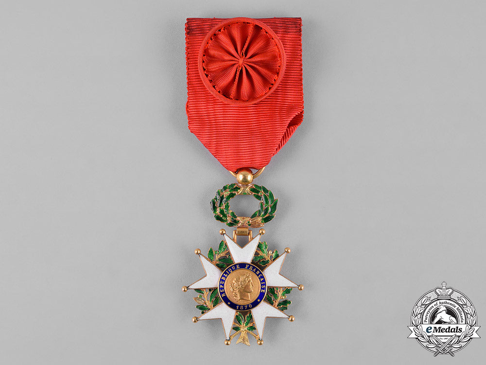 france,_iii_republic._a_national_order_of_the_legion_of_honour_in_gold,_iv_class_officer,_c.1955_c18-050437