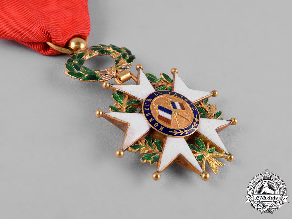 france,_iii_republic._a_national_order_of_the_legion_of_honour_in_gold,_iv_class_officer,_c.1955_c18-050441