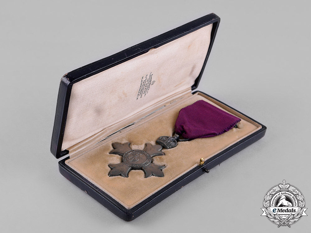 united_kingdom._most_excellent_order_of_the_british_empire,_member(_mbe)_badge,_c.1923_c18-050477