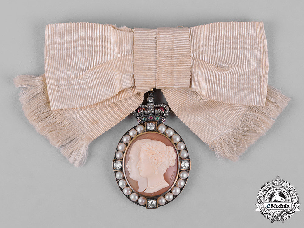 united_kingdom._an_order_of_victoria_and_albert,_iii_class_badge,_by_j._ronca,_c.1890_c18-050511_1_1_1_1_1_1_1_1