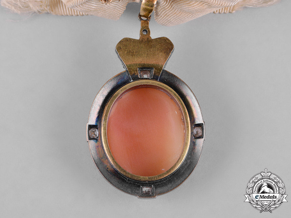 united_kingdom._an_order_of_victoria_and_albert,_iii_class_badge,_by_j._ronca,_c.1890_c18-050513_1_1_1_1_1_1_1_1