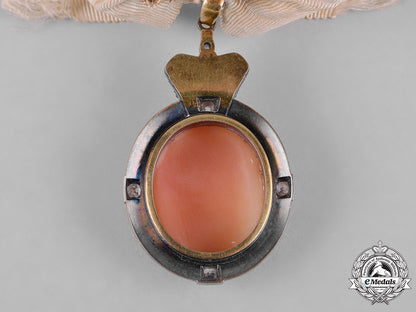 united_kingdom._an_order_of_victoria_and_albert,_iii_class_badge,_by_j._ronca,_c.1890_c18-050513_1_1_1_1_1_1_1_1