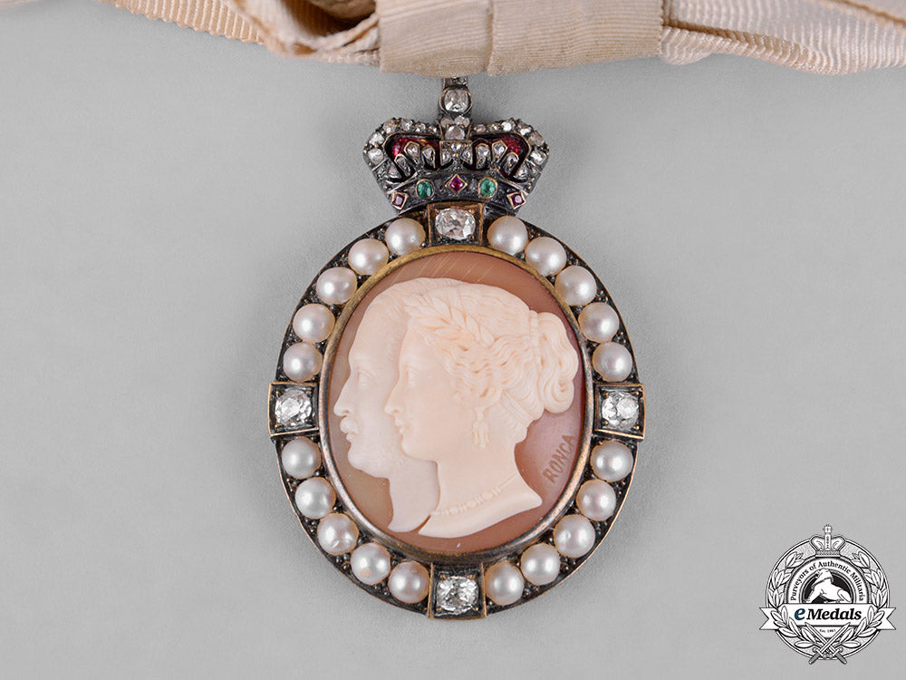 united_kingdom._an_order_of_victoria_and_albert,_iii_class_badge,_by_j._ronca,_c.1890_c18-050514_1_1_1_1_1_1_1_1