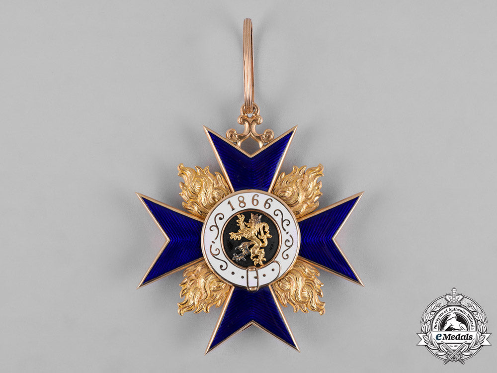 bavaria,_kingdom._a_military_merit_order_in_gold,_i_class_grand_cross,_by_gebrüder_hemmerle,_c.1910_c18-050627
