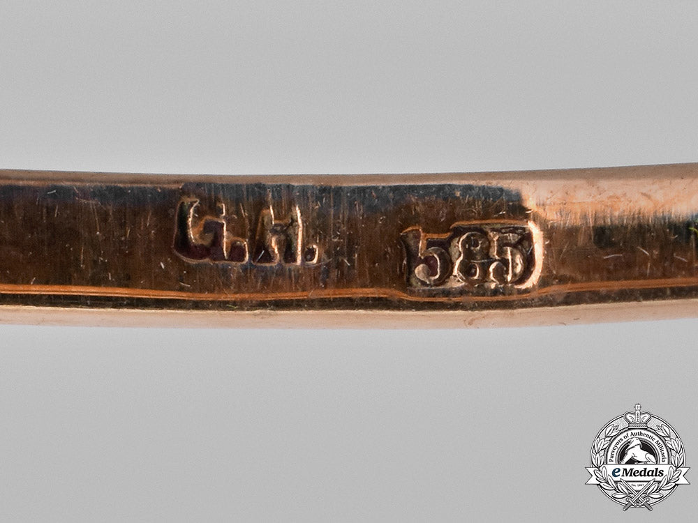 bavaria,_kingdom._a_military_merit_order_in_gold,_i_class_grand_cross,_by_gebrüder_hemmerle,_c.1910_c18-050631